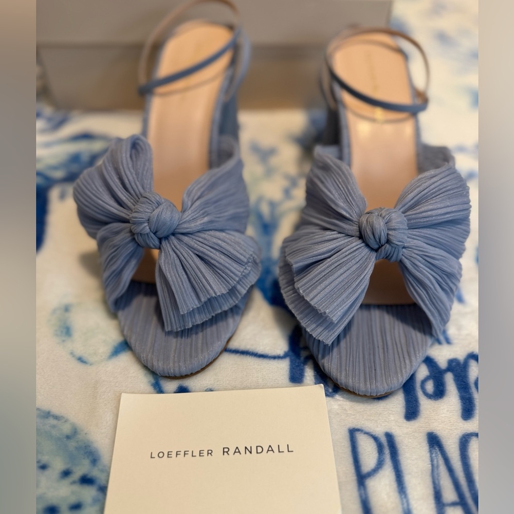 ABSOLUTELY GORGEOUS LOEFFLER RANDALL SANDALS!